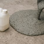 دلایل و مزایای استفاده از افزودنی‌های شیمیایی در بتن